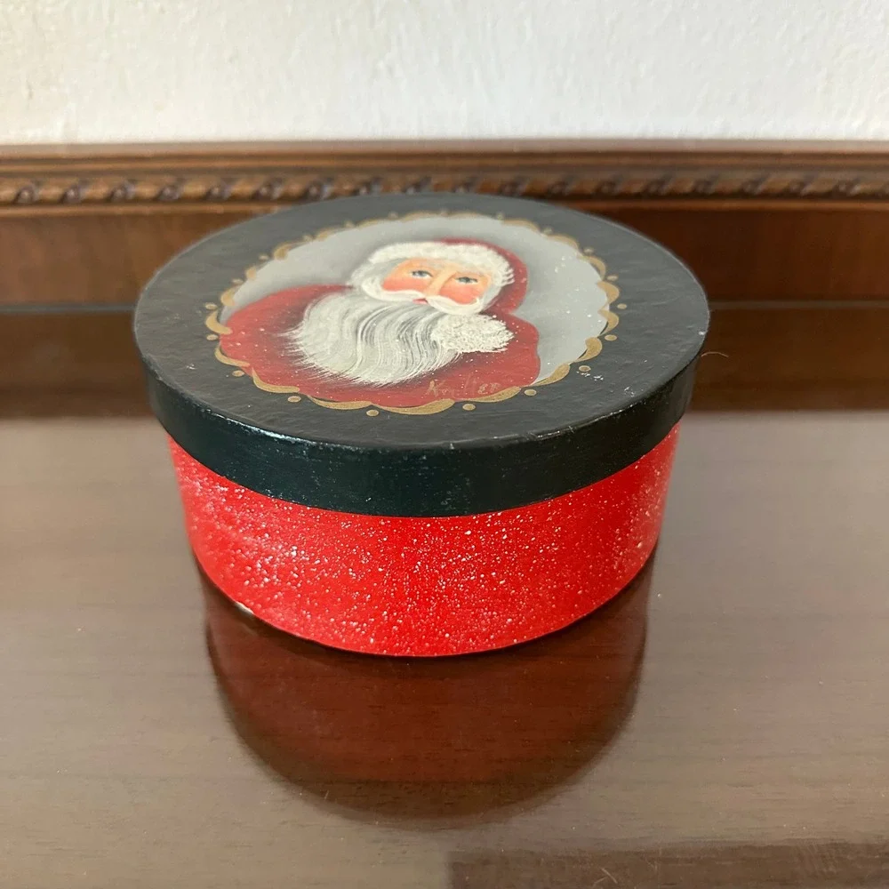 Kneller Signed Hand Painted Wood Santa Claus Trinket Box Christmas Folk Art 5.5